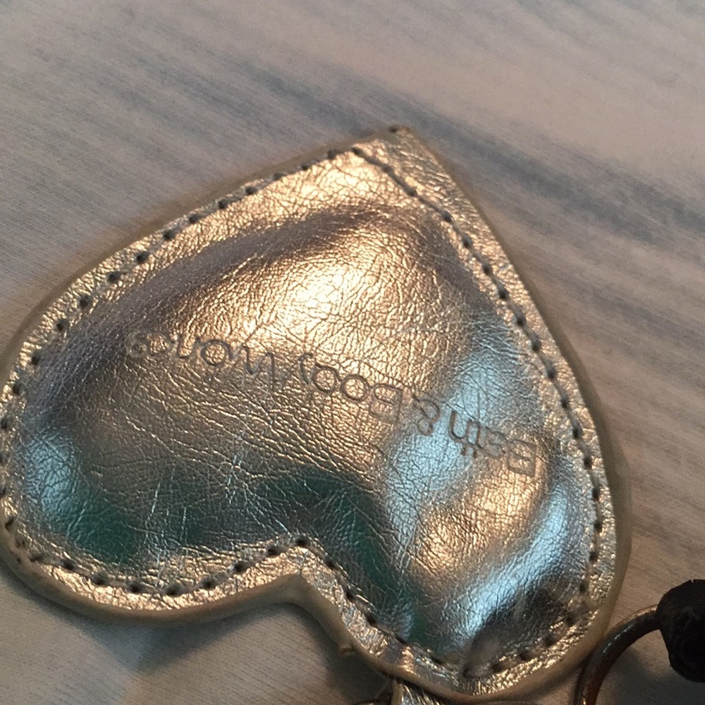 Pretty Bag Charm View 3